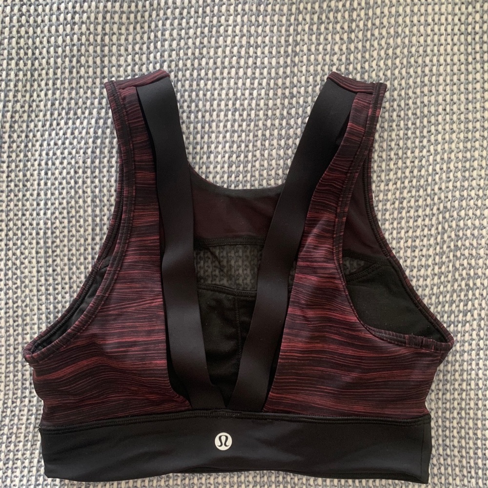 Lululemon sports bra